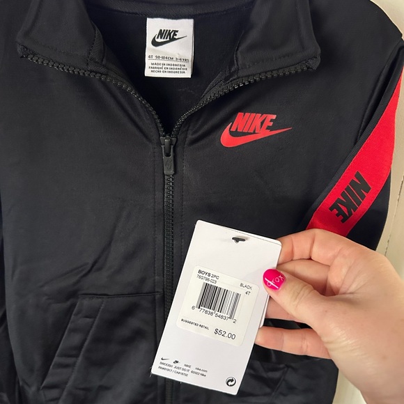 Toddler Nike 2 - piece set NWT - Picture 3 of 7